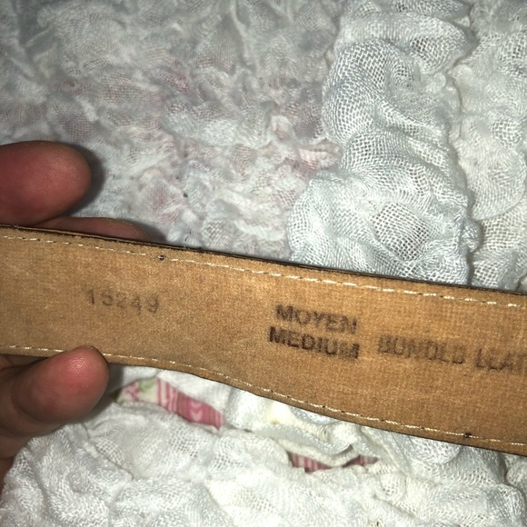 Brown  bonded leather size medCrocodile Pattern Women's Belt- 36” by 1 1/4” - Picture 6 of 7